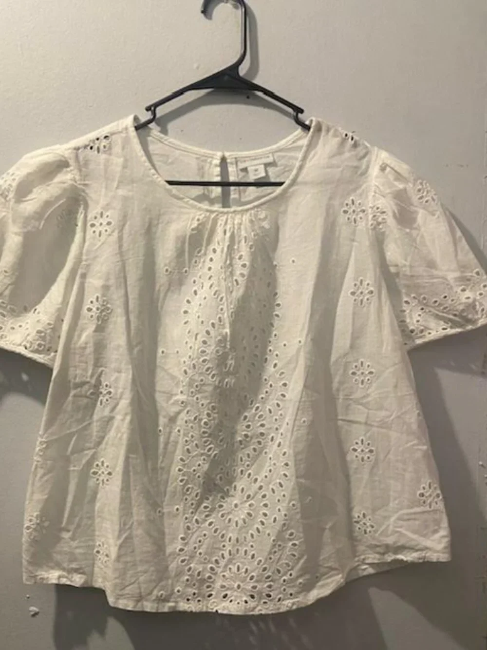Liz Claiborne Eyelet Blouse Women's Medium White Cotton Short Sleeve Boho Top - Picture 3 of 7